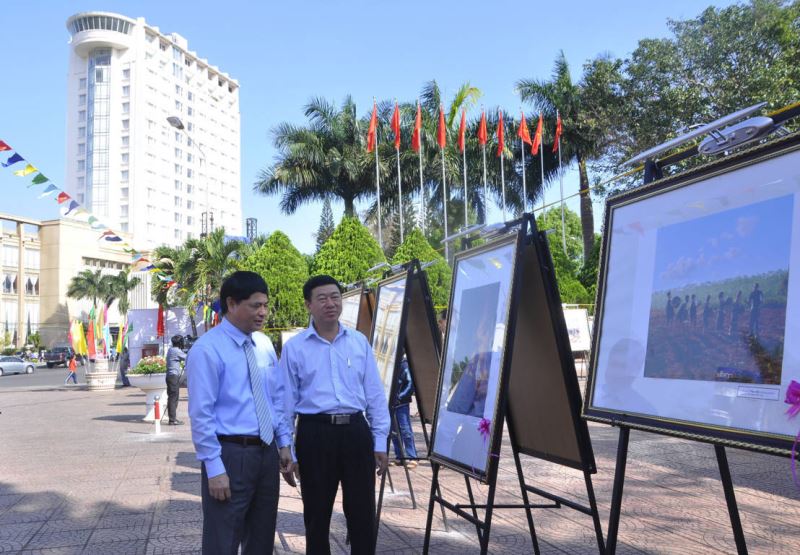 Trao giải và Triển lãm Cuộc thi Ảnh nghệ thuật “Cà phê Buôn Ma Thuột và Không gian Văn hóa Cồng chiêng Tây Nguyên”